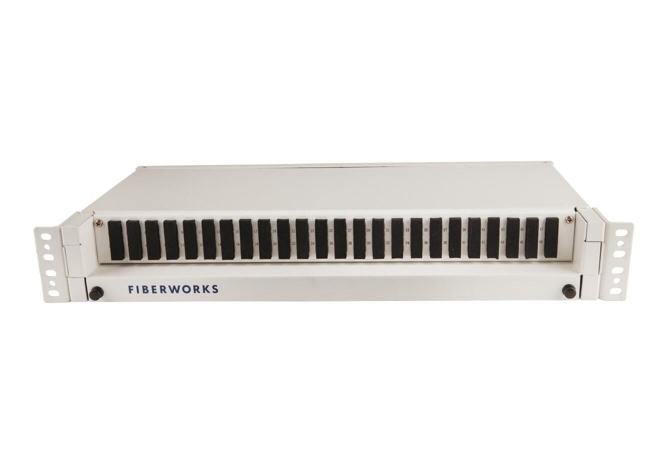 SP-FP-ODF-STOR Fiberworks AS  19&quot; 1,5U panel for 24 SC-DPX, stor ODF Med 1U kabelf.+5U deksel+2,5U lagr.enh
